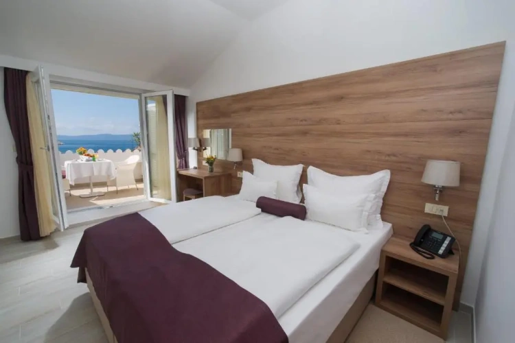 Standard Double room with balcony and with sea view