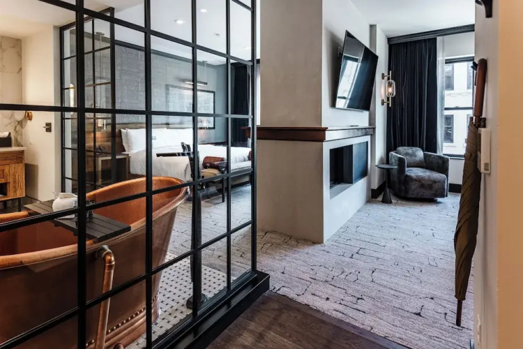 Hotel Renegade