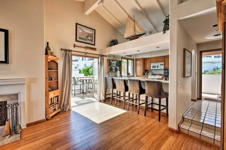 Lux Oceanfront Penthouse suite w/panoramic views