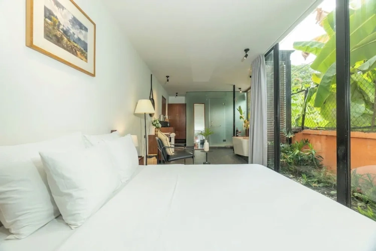 Suite with balcony