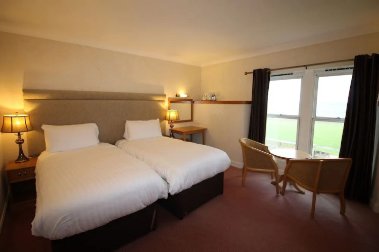 Parkstone Hotel