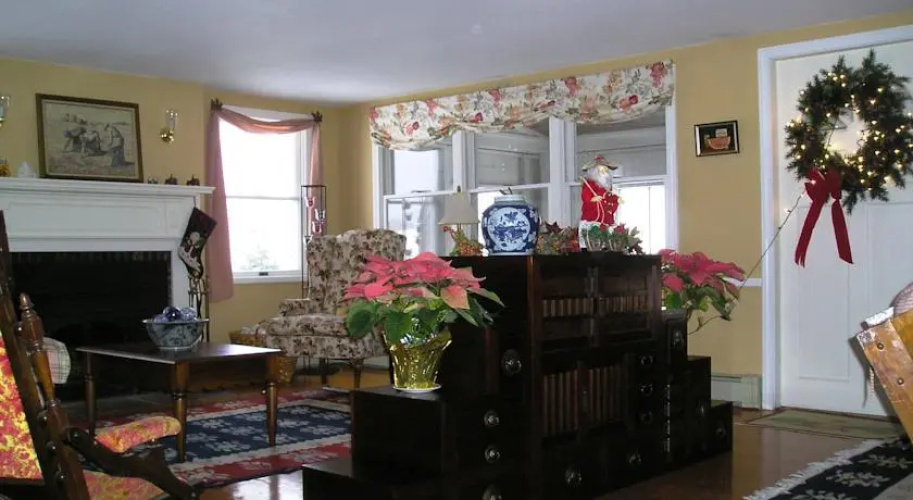 Cooper Hill Inn