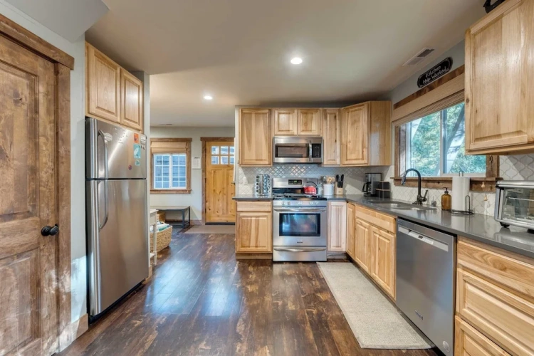 4 Bedrooms Cottage