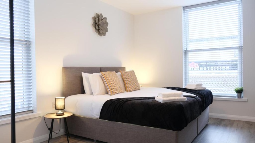 2 Bedrooms Apartment