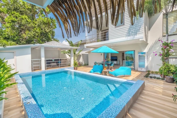 4 Bedrooms Premium Villa with courtyard view