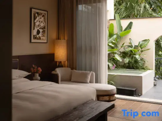 Standard Double room with courtyard view