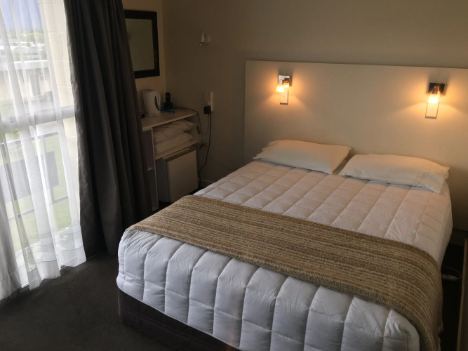 Fiordland Hotel