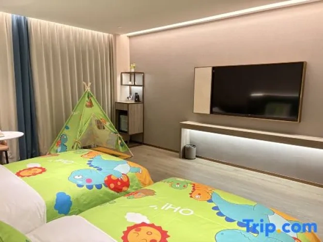 Standard Twin Family room