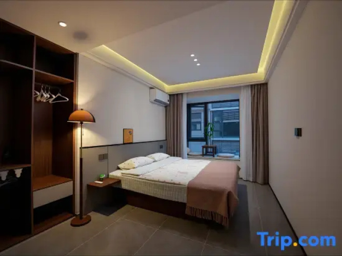 2 Bedrooms Standard Family room