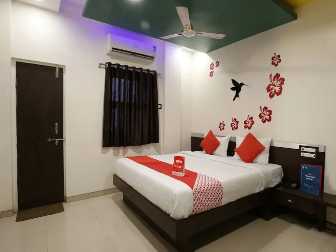 Mrunal Palace Hotel