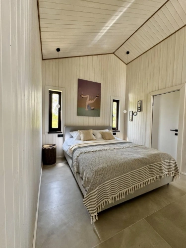 Superior Cottage