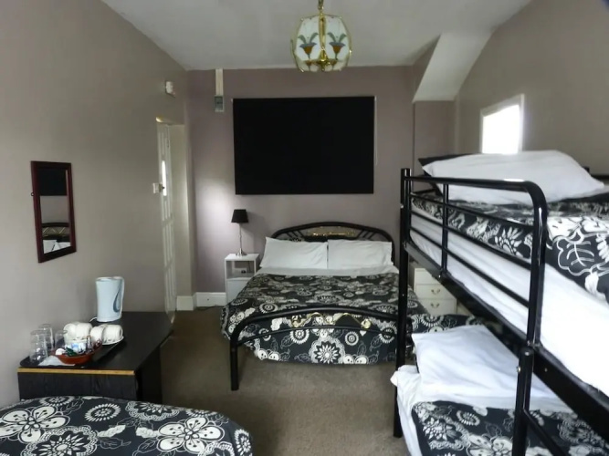 Peakstones Inn