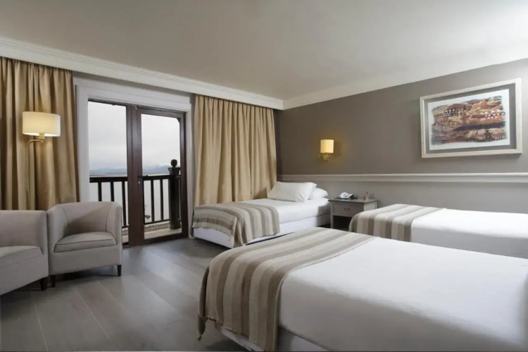 Hoteles Australis