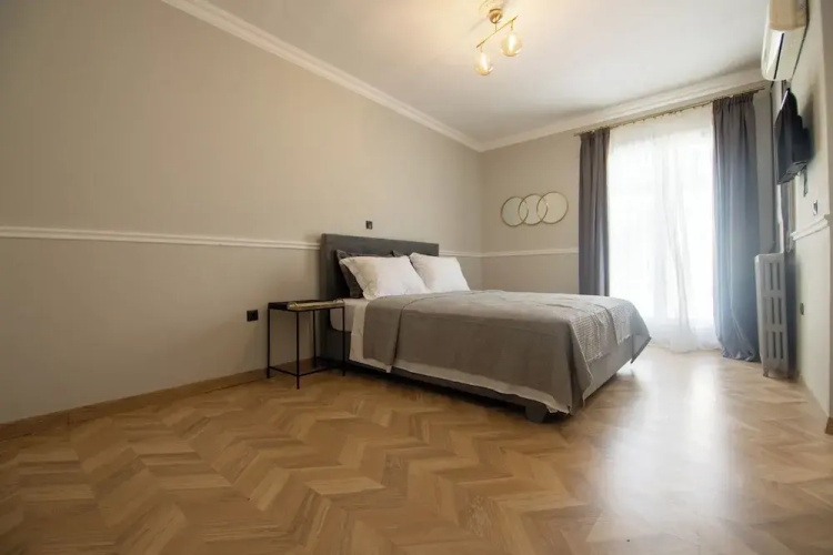 Aerides V Suites