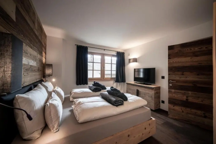 2 Bedrooms Apartment