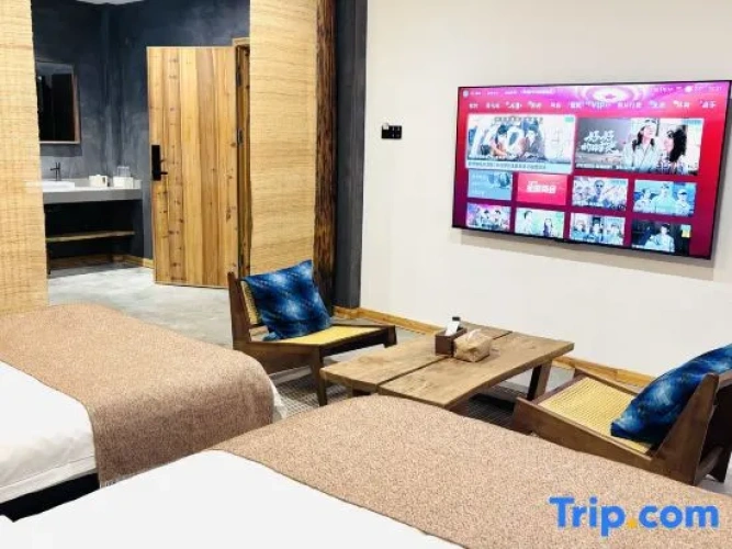 Standard Twin room with courtyard view