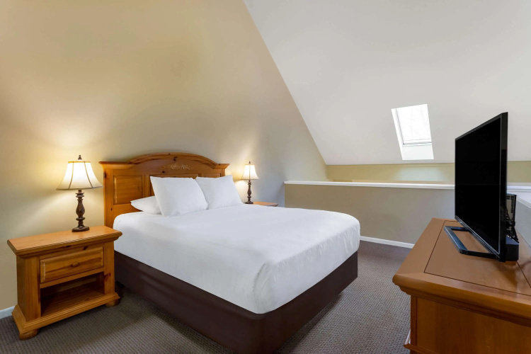 Tamarack and Mirror Lake Resort