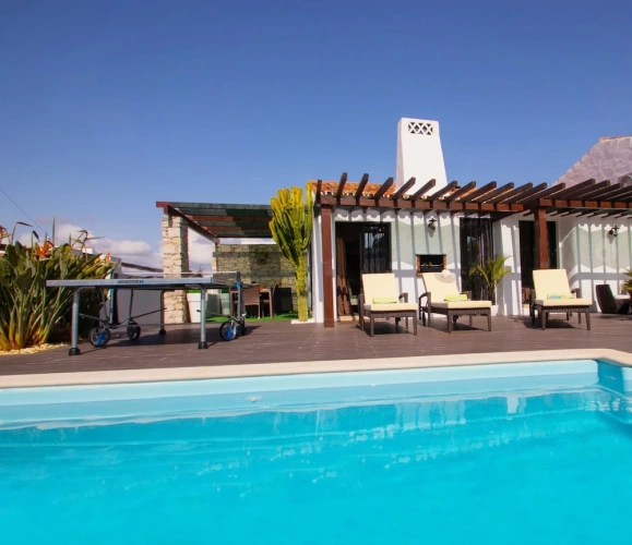 2 Bedrooms Villa with balcony and with sea view