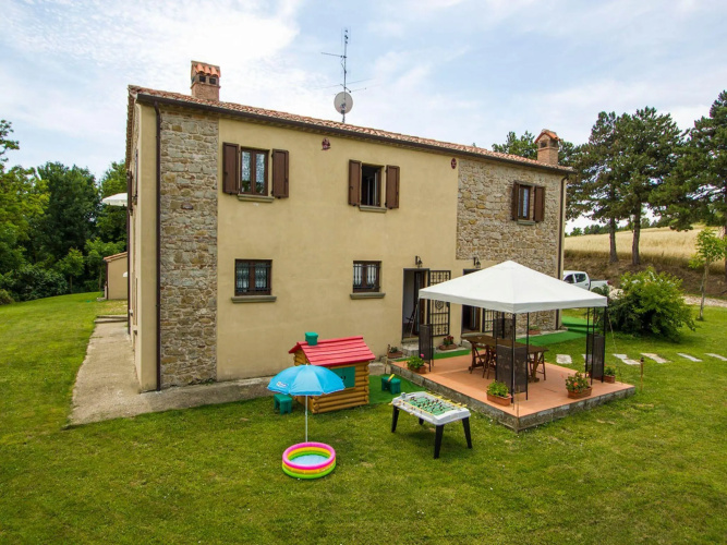 Villa in Tavoleto With Pool