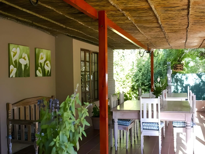 Lily Guesthouse