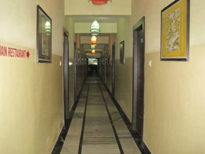 Hotel Arya Palace