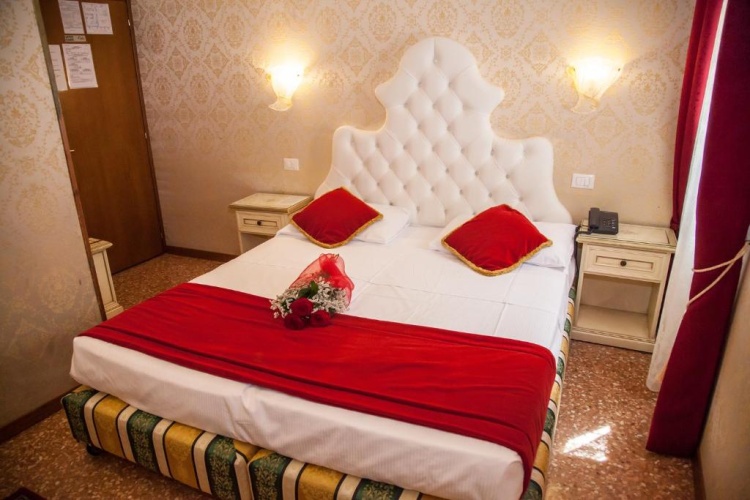 Standard Double room with view