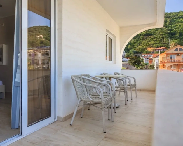 Comfort Double room with balcony and with mountain view