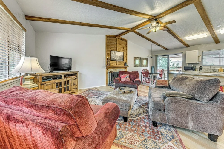 2 Bedrooms Apartment