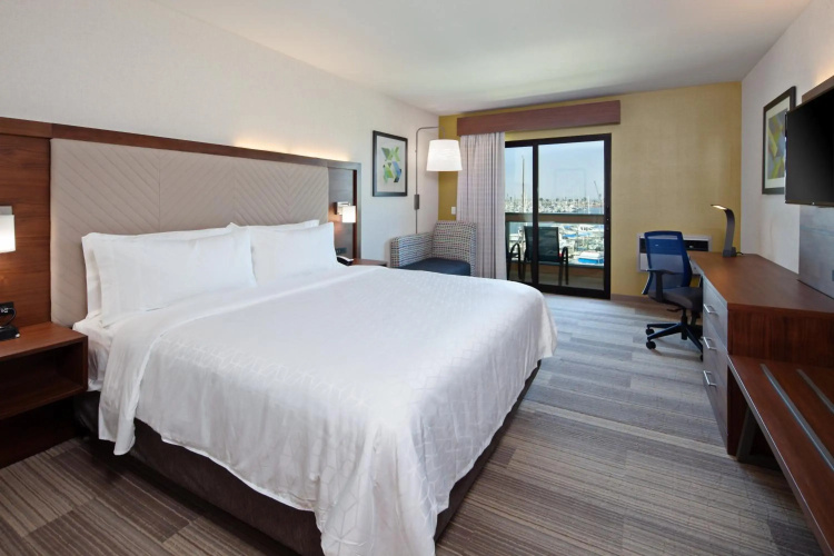 Holiday Inn Express Hotel & Suites Ventura by IHG