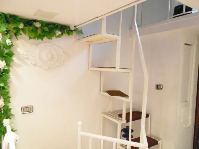 Private Room Noble in Shared Apartment