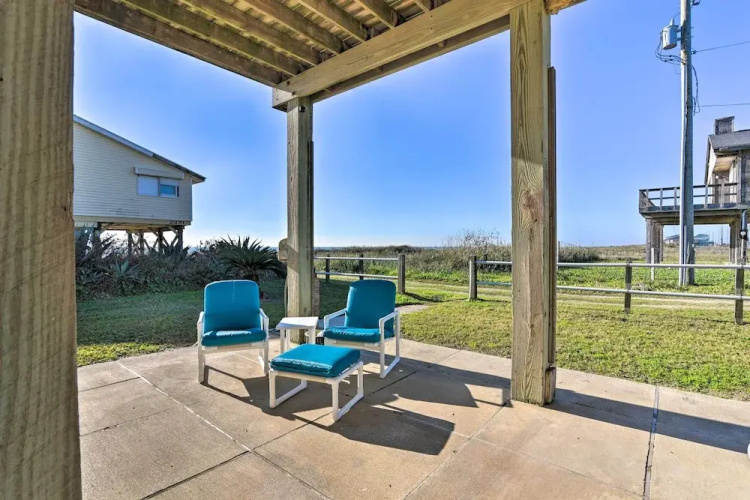 West Galveston Home ~ Steps From Terramar Beach!