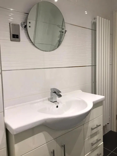 Hull Spacious Guest House-3