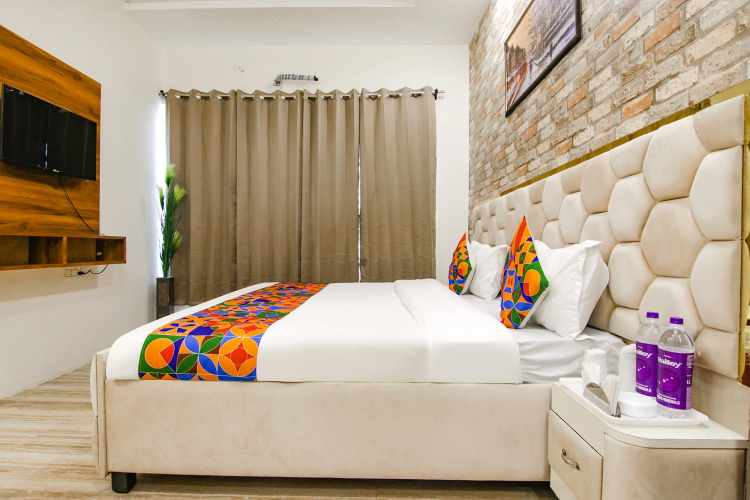 FabHotel Sky Lark Farm