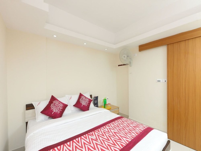 OYO 11342 Phoenix Inn