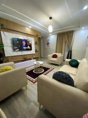 Apartment by Cyrus