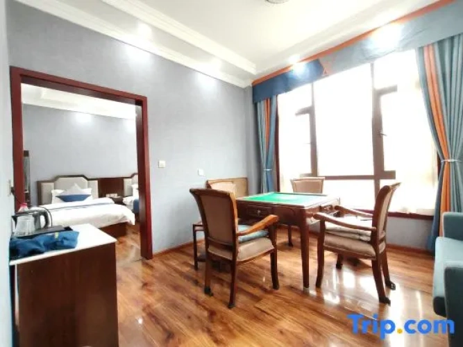 Deluxe Suite