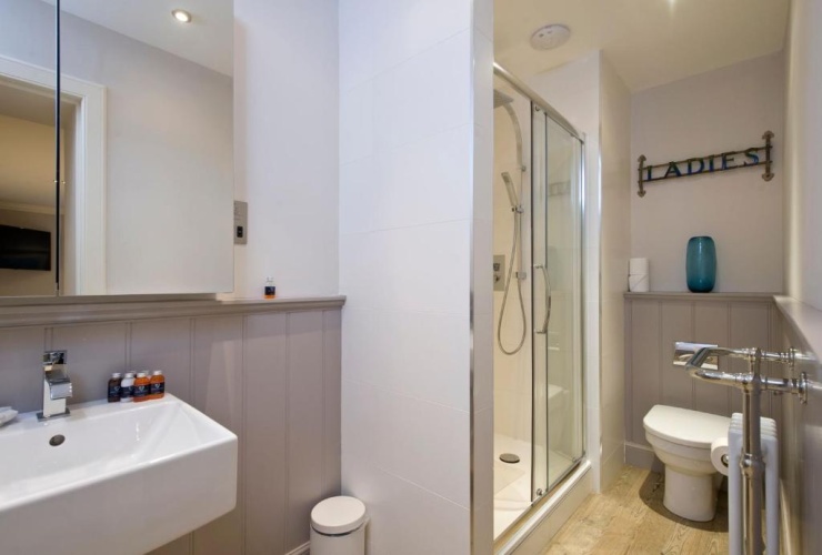 1 Bedroom Deluxe Double Apartment