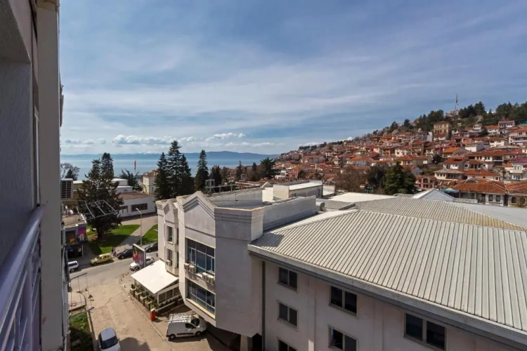 2 Bedrooms Apartment with balcony