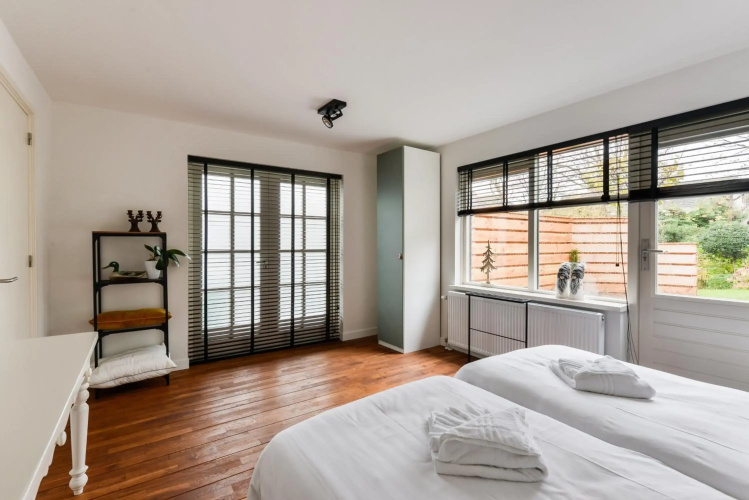 Luxury Garden View Apartment