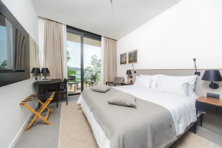 Boutique Hotel Shell