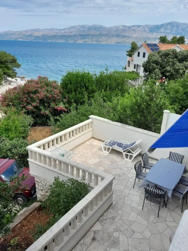 3 Bedrooms Apartment