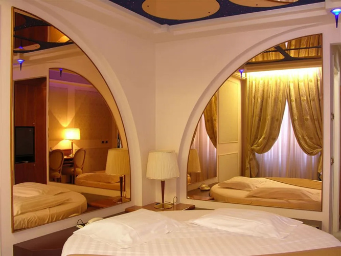 Dream Hotel