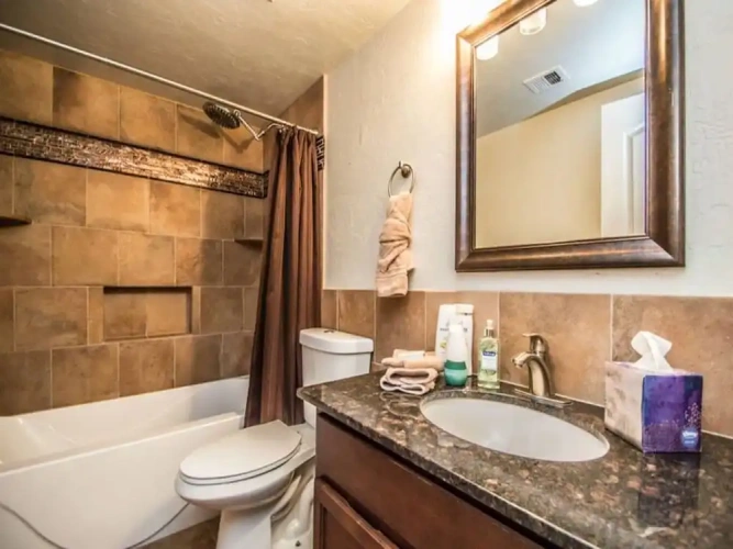 2 Bedrooms Apartment
