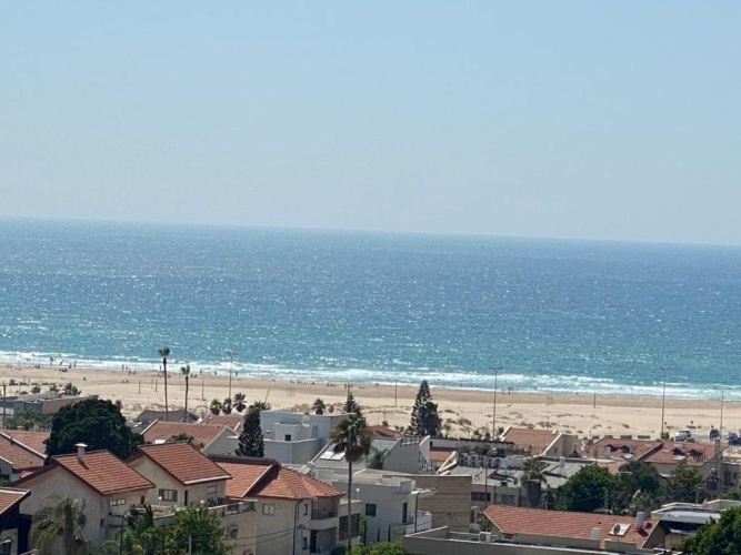 Apartment with sea view