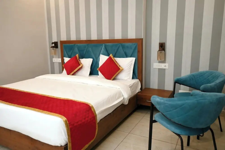 Goroomgo Singla Residency Kangra