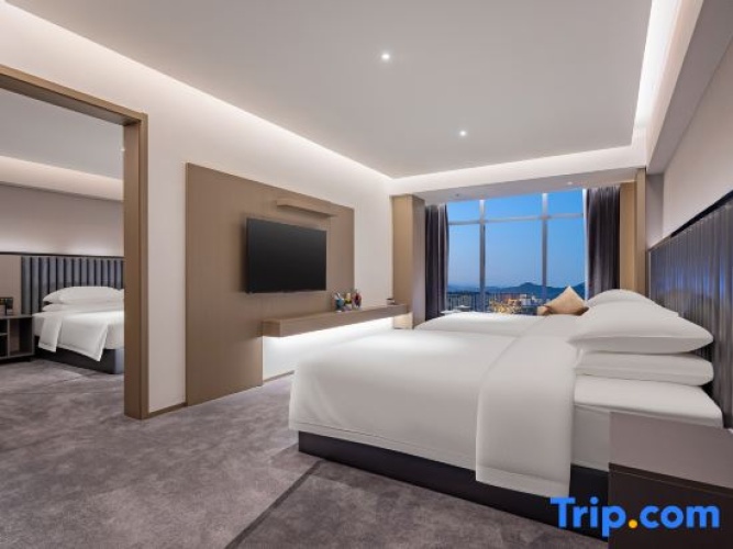 Deluxe Double Family Suite