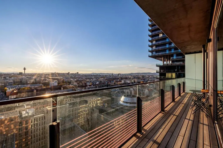 New Luxury apartment overlooking Vienna