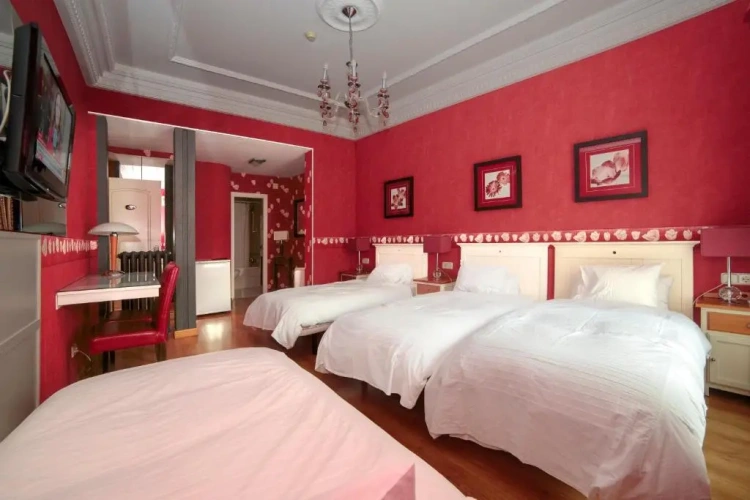 Standard Triple room