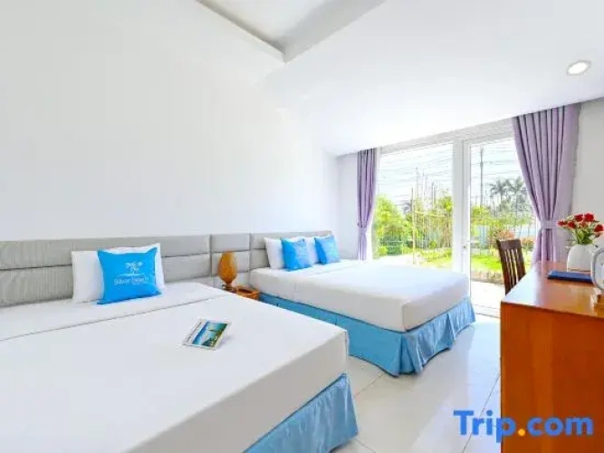 Deluxe Triple room with garden view