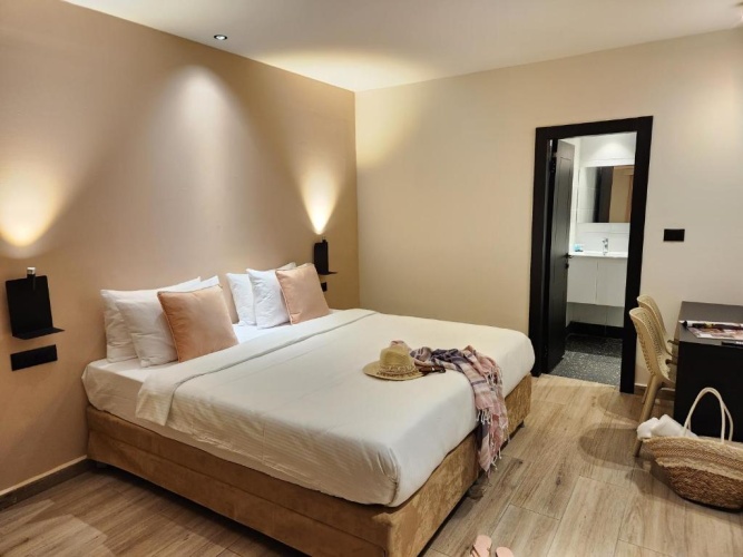 Standard Triple room